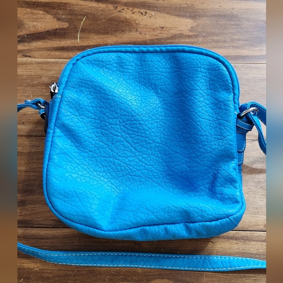 Rosetti blue faux leather cross body shoulder purse with multiple pockets - Picture 9 of 13